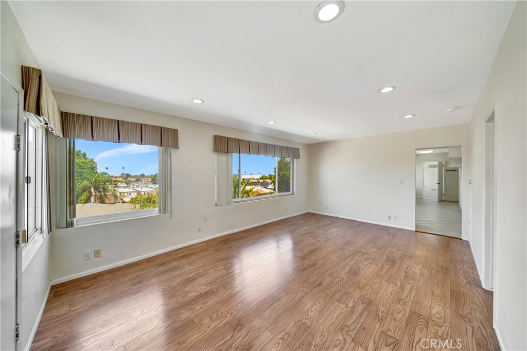 661 W 26th Street