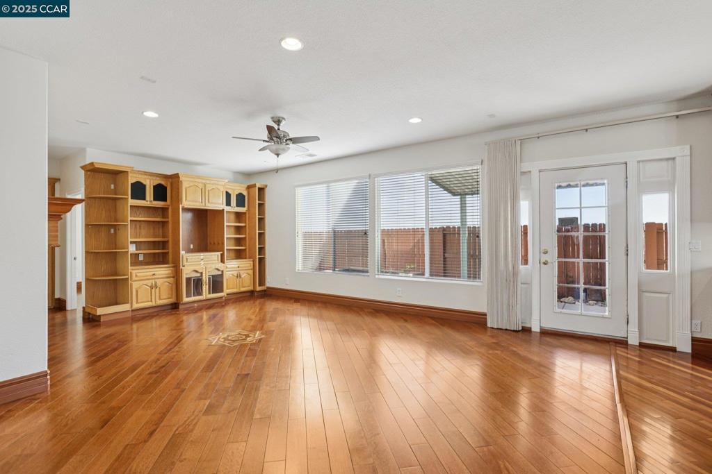 HIGHLANDS RANCH - Residential