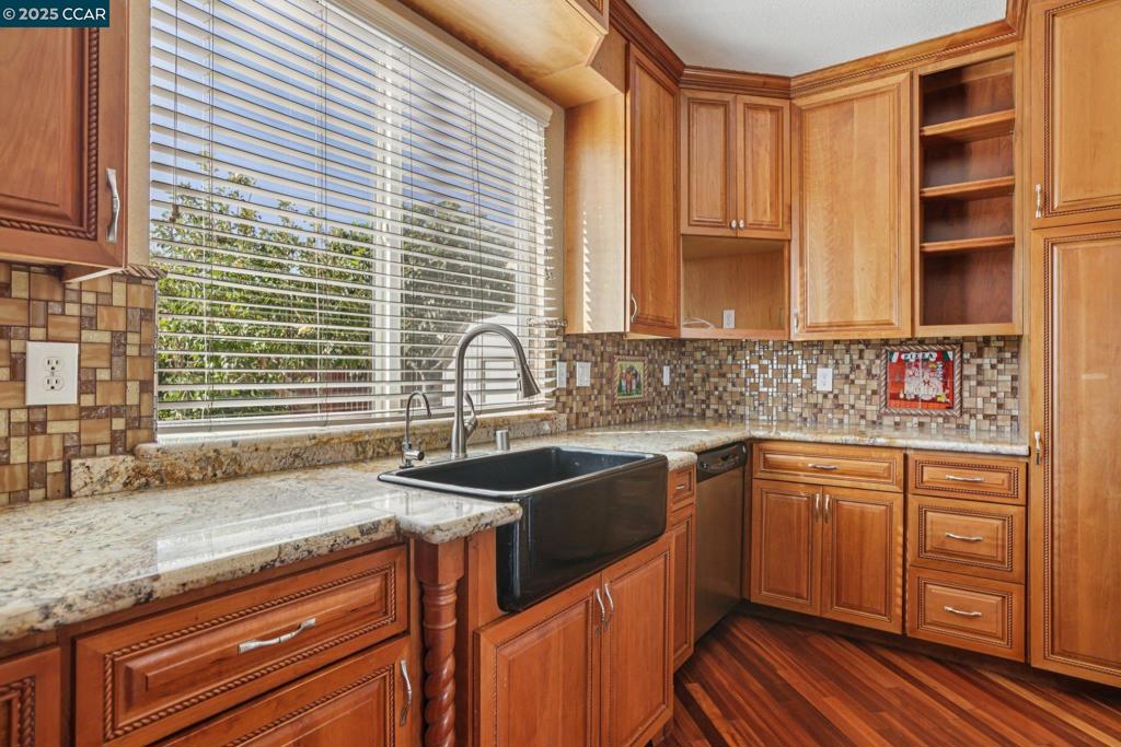 HIGHLANDS RANCH - Residential