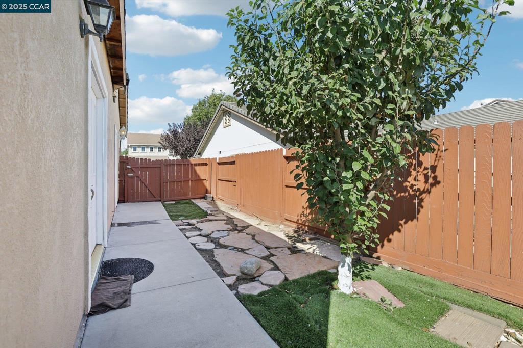 HIGHLANDS RANCH - Residential
