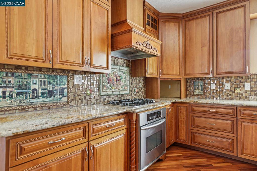 HIGHLANDS RANCH - Residential
