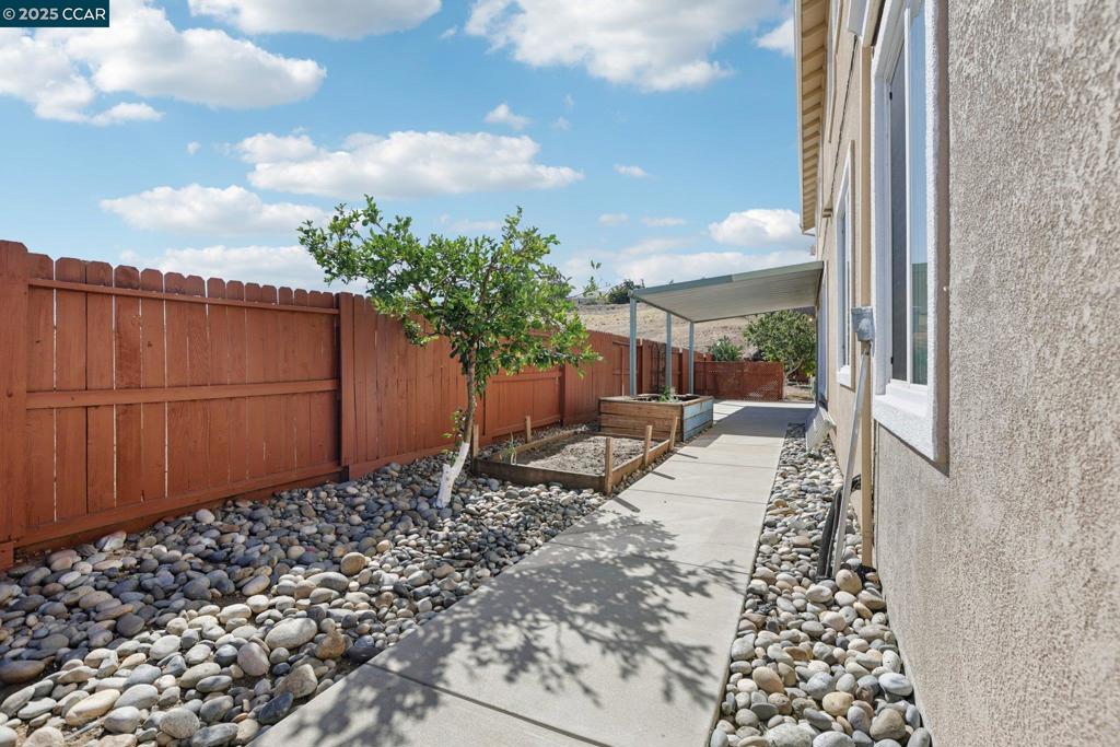 HIGHLANDS RANCH - Residential