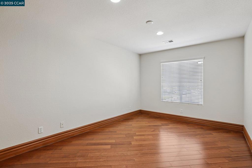 HIGHLANDS RANCH - Residential
