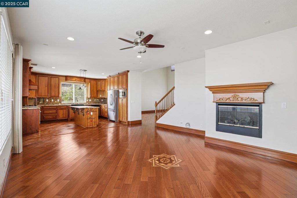 HIGHLANDS RANCH - Residential