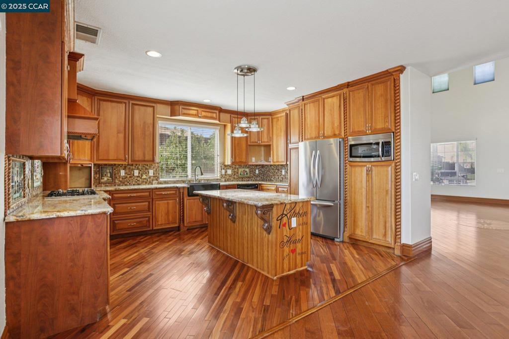 HIGHLANDS RANCH - Residential