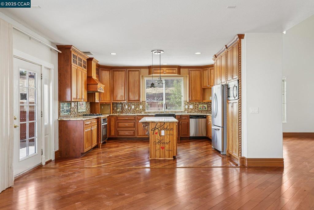 HIGHLANDS RANCH - Residential