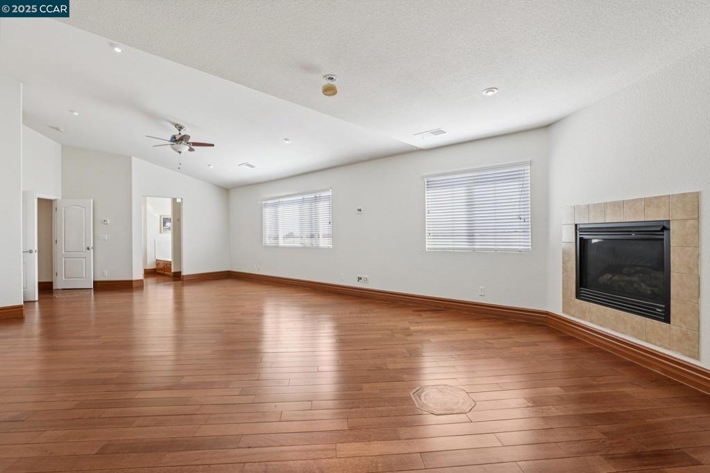 HIGHLANDS RANCH - Residential