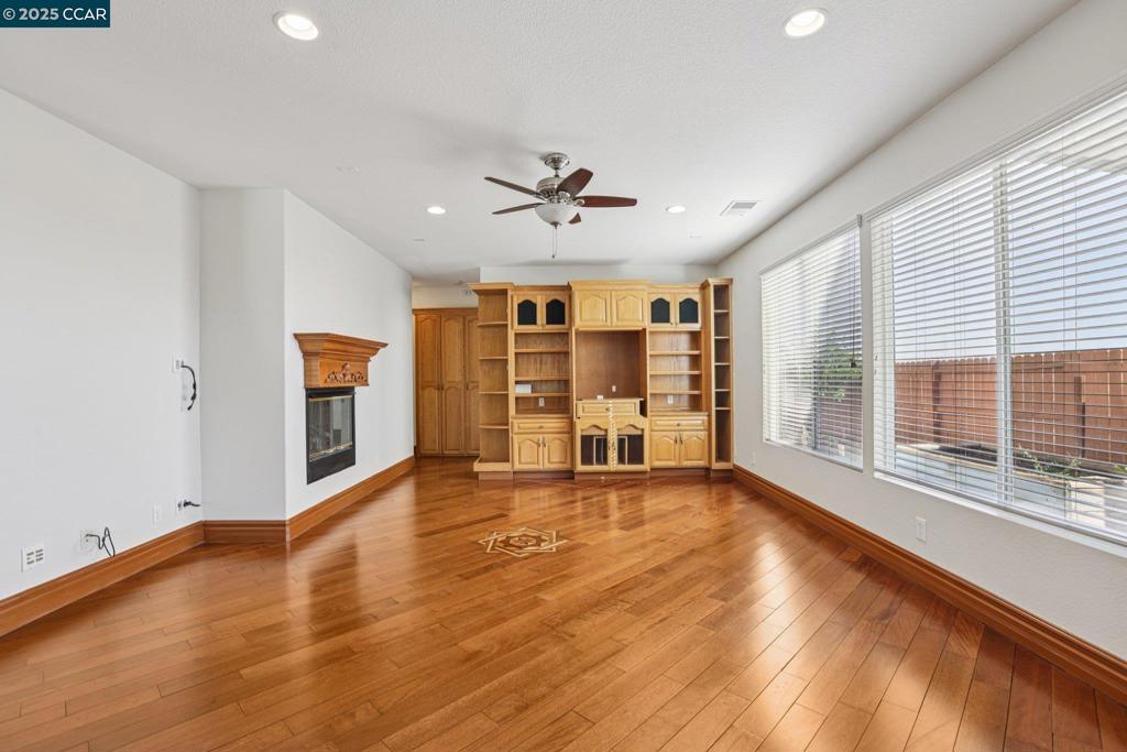 HIGHLANDS RANCH - Residential