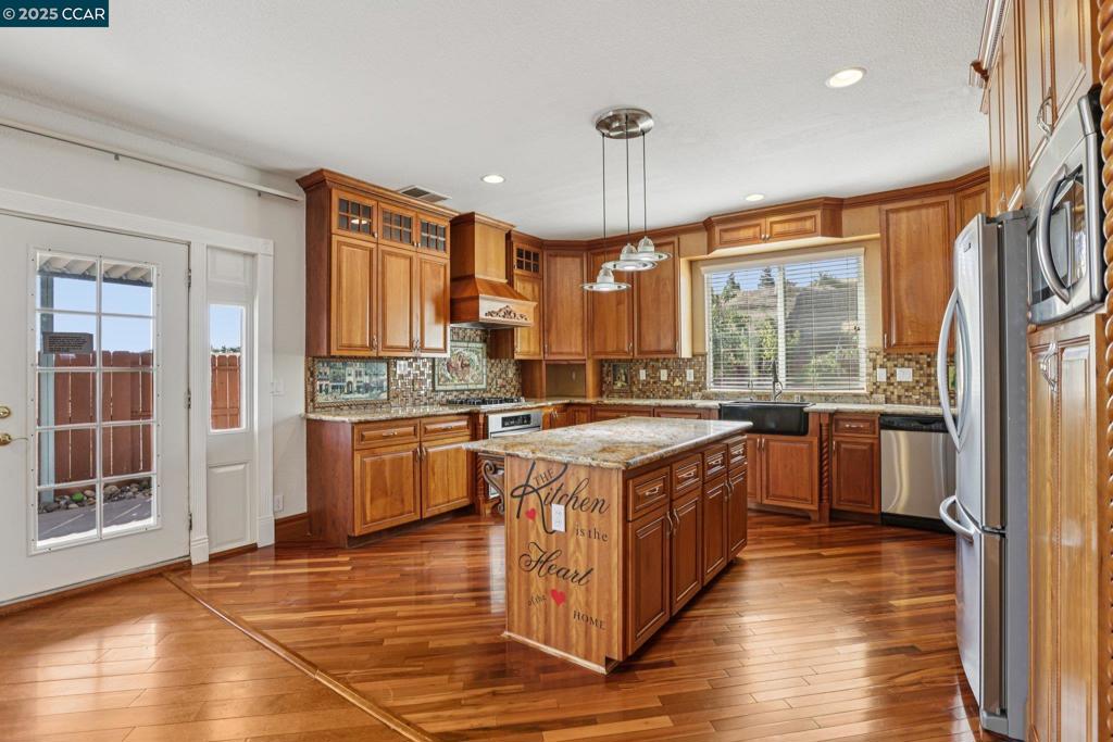 HIGHLANDS RANCH - Residential