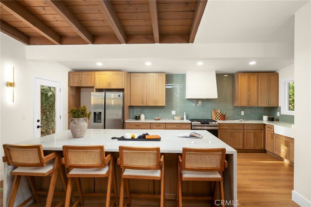 Photo of 5611 Babbitt, Encino, CA 91316 (MLS # SR25260829)