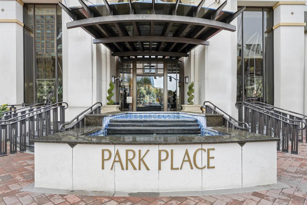 700 W Harbor Drive 402