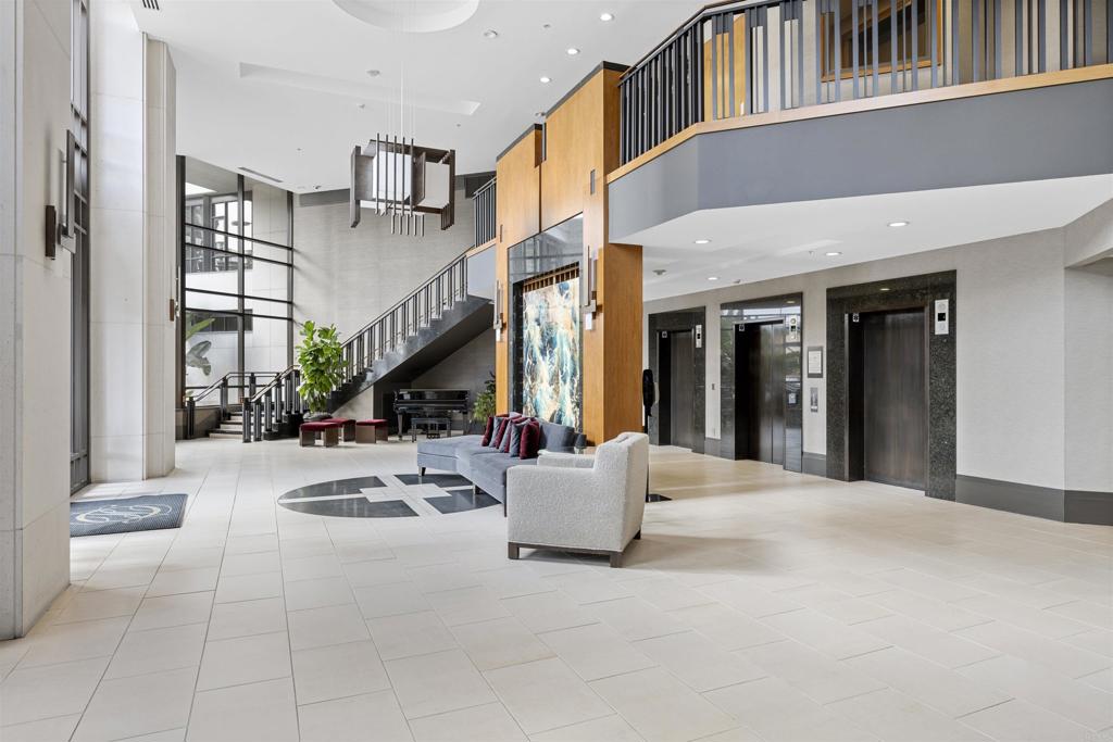 700 W Harbor Drive 402