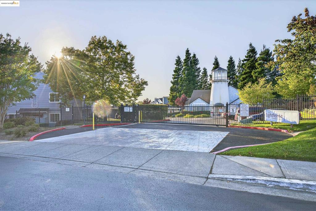 165 Lighthouse Dr