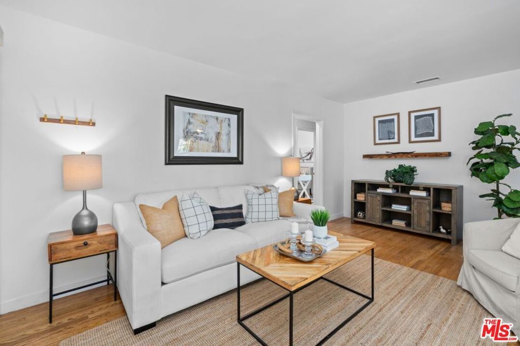 Photo of 1333 Grant Street, Santa Monica, CA 90405 (MLS # 25559389)