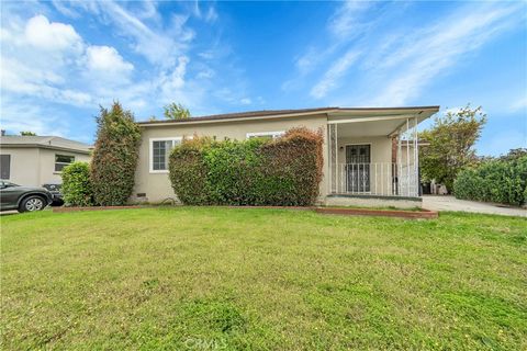 Photo of 1516 W Hellman Avenue, Alhambra, CA 91803 (MLS # AR26024769)