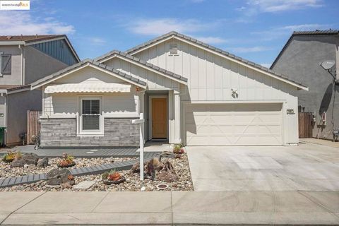 Photo of 1851 Berlanda Ln Ln, Lodi, CA 95242 (MLS # 41102171) Photo of 1851 Berlanda Ln Ln, Lodi, CA 95242 (MLS # 41102171)