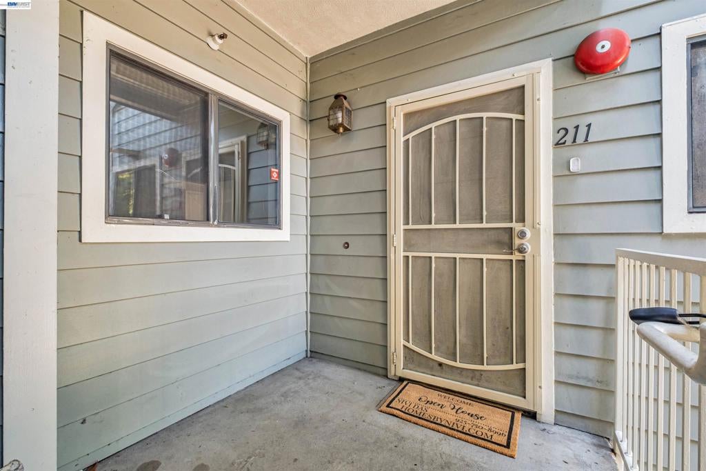 3402 Pinewood Ter Ter 211, Fremont CA 94536