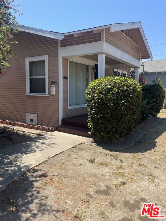 1346 W 61st Street