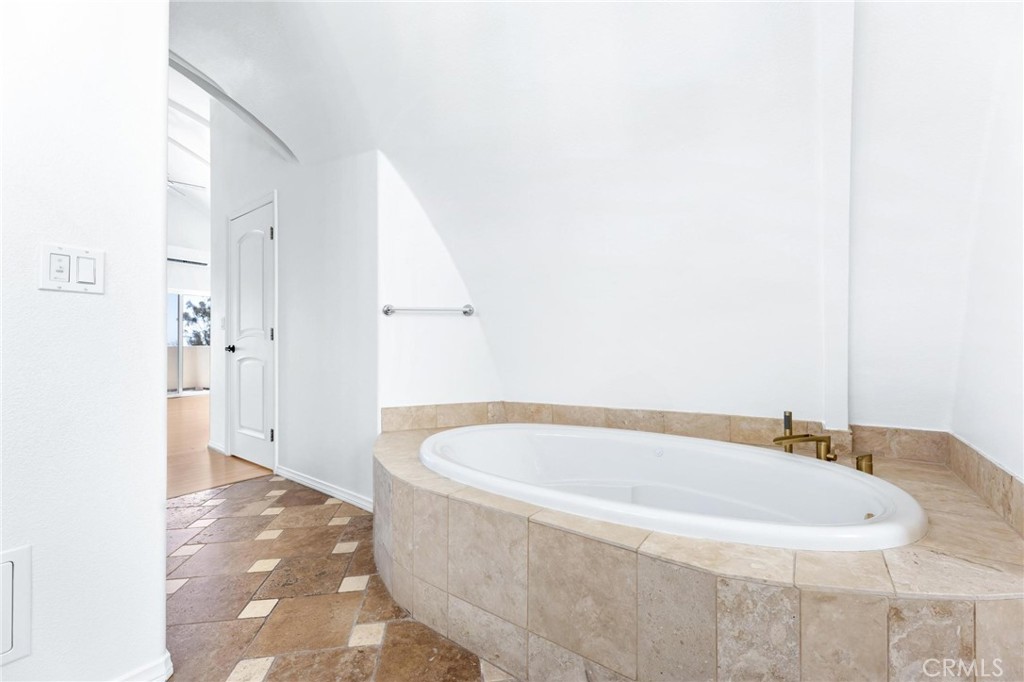 Chatsworth, California, 91311, United States, 4 Bedrooms Bedrooms, ,4 BathroomsBathrooms,Residential,Active,2011421