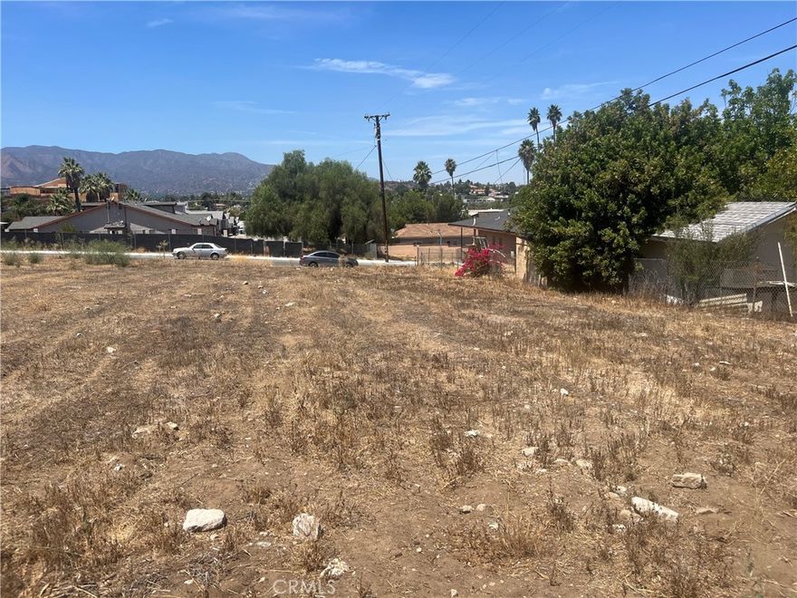 Here is a great opportunity for a buyer or developer,  All useable land located just off old town Lake Elsinore.  Close to lake and shopping.  Property is zoned R3 whitch allows for multi units.  Seller states city would allow 4 units to be built.  Seller has plans for a duplex.  Buyer to check with city.