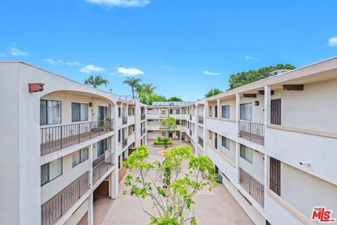 Photo of 12801 Moorpark Street #308, Studio City, CA 91604 (MLS # 26640319)