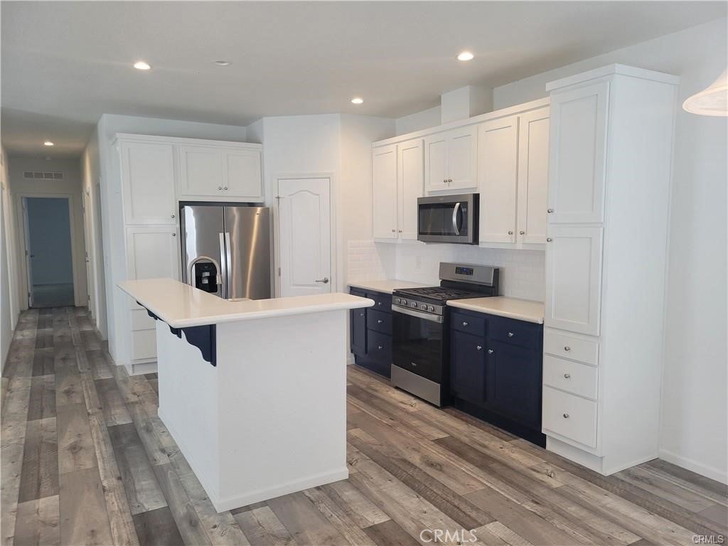 9200 Westminster 76