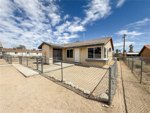 Photo of 5839 Bagley AVE, 29 Palms, CA 92277 (MLS # ND26131956)