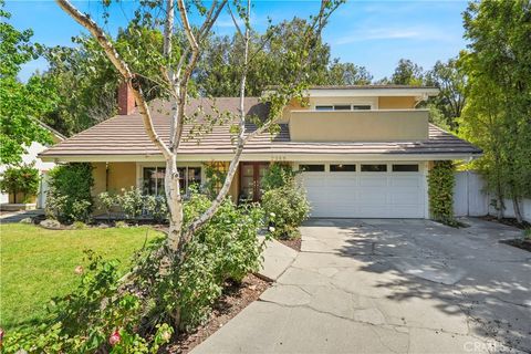 Photo of 2355 Stormcroft Ct, Westlake Village, CA 91361 (MLS # SR25234851)