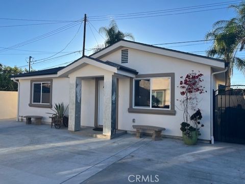 Photo of 929 Illinois Avenue, Colton, CA 92324 (MLS # IG26111418)