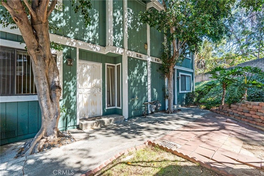 Photo of 1070 Walnut Grove Ave #F, Rosemead, CA 91770 (MLS # AR25230278)
