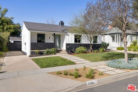 2589 El Sol Avenue Altadena CA 91001