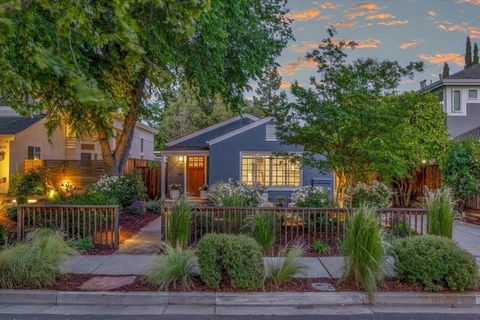 Photo of 1018 Delmas Avenue, San Jose, CA 95125 (MLS # ML82044340)