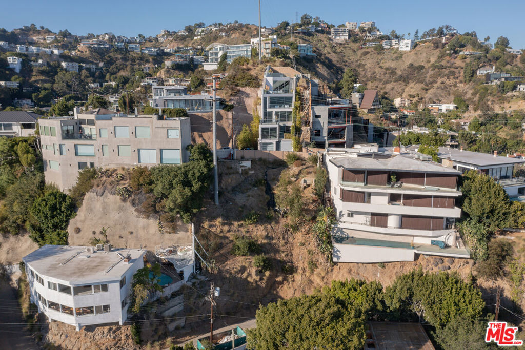 8692 Franklin Avenue