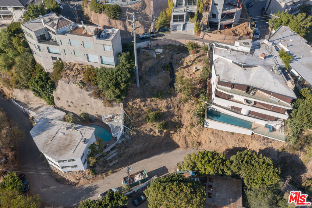 8692 Franklin Avenue