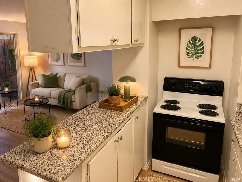 5585 E Pacific Coast Highway 125