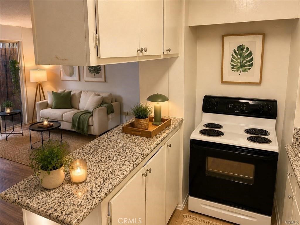 5585 E Pacific Coast Highway 125