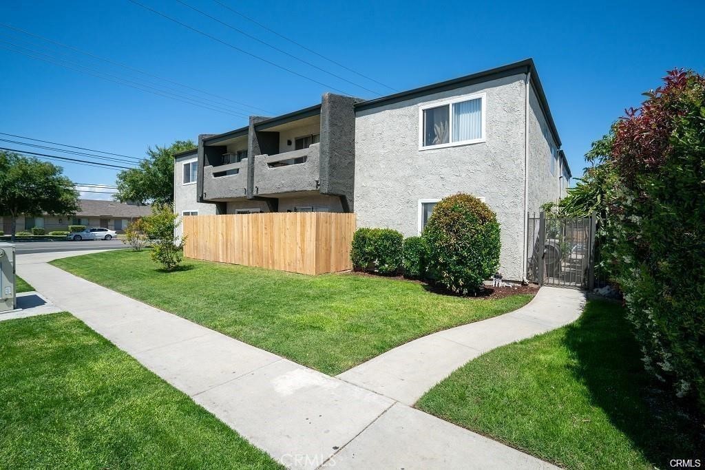 8100 Cerritos Avenue