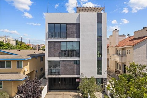 Photo of 2432 Penmar Avenue #201, Venice, CA 90291 (MLS # SB26087760)