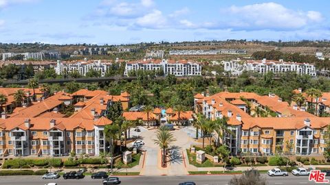 Photo of 2150 Camino De La Reina #4303, San Diego, CA 92108 (MLS # 26683941)
