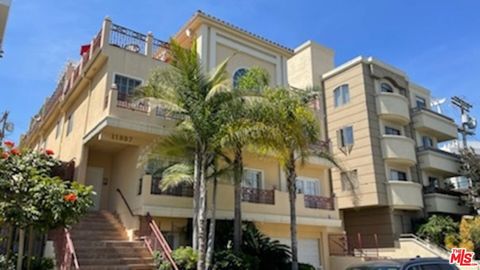 Photo of 11807 DOROTHY Street #3, Los Angeles, CA 90049 (MLS # 26833997)