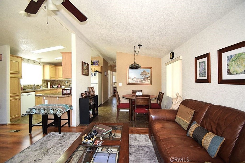 56254 29 Palms Highway 123