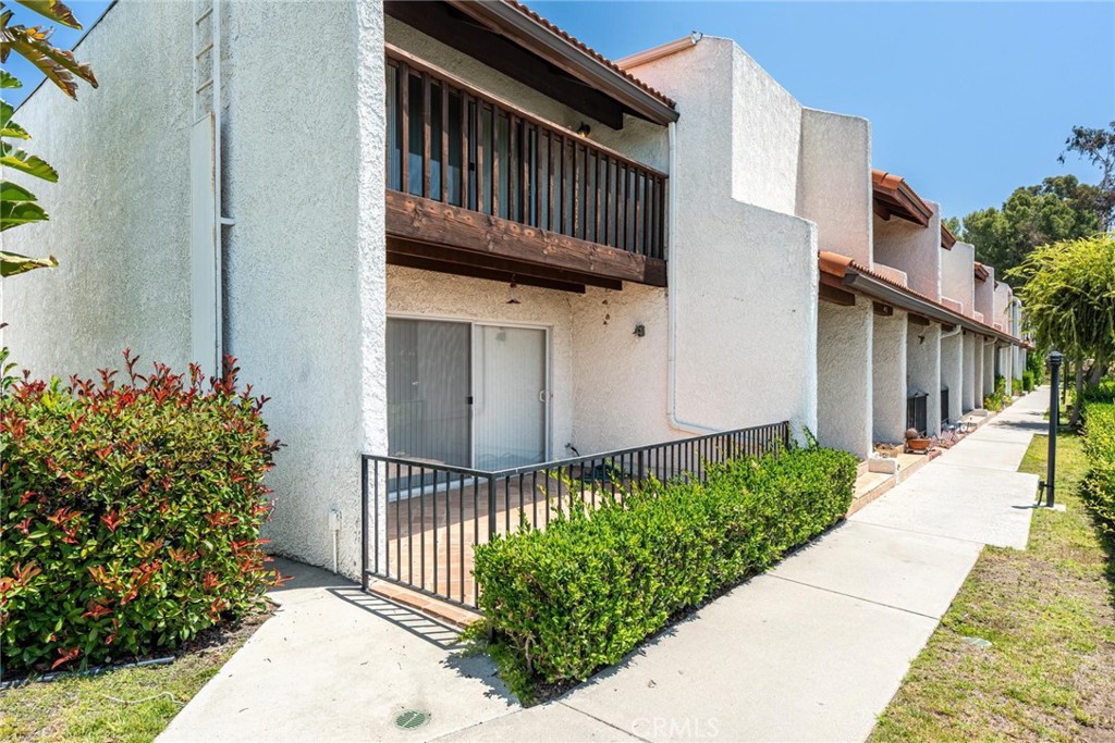 Welcome to Your Burbank Townhome in Cabrini Villas!
This 3-bedroom, 2.5-bath corner unit townhome in the highly desirable Cabrini Villas offers the perfect blend of comfort, style, and location with great views. From the moment you walk in, you’ll be drawn to the open floor plan that connects the spacious living room, dining area, and kitchen—ideal for both everyday living and entertaining.
Enjoy the stunning hillside views from the living room, covered patio, or your primary suite balcony. Cozy up by the living room fireplace or gather around the eat-at kitchen counter for casual meals. The kitchen comes complete with all appliances including refrigerator. There’s even room for a dining table.
Upstairs, the primary bedroom retreat features a walk-in closet, walk-in shower, and balcony with views. Two additional bedrooms are perfect for family, guests, or a home office and share a full hallway bathroom.
Additional highlights include:
• Laminate floors downstairs
• Brand-new carpet on stairs and entire upstairs
• Ceiling fans in primary bedroom and living room
• Convenient downstairs 1/2 bathroom
• Corner location for extra privacy and natural light
It is a great location near freeway for any commuters. Cabrini Villas offers resort-style amenities including pools, tennis courts, a clubhouse, and lush greenbelts.
The HOA fees include sewer, water, cable, high-speed internet, and exterior maintenance, making it a worry-free homeownership experience.
This home truly has it all—space, comfort, views, and location. It just has a couple of projects to do to while making it your own! Come see it for yourself!
