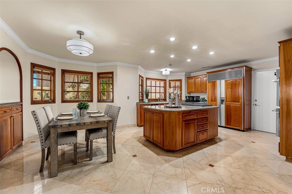 Irvine, California, 92603, United States, 5 Bedrooms Bedrooms, ,7 BathroomsBathrooms,Residential,Active,2023338