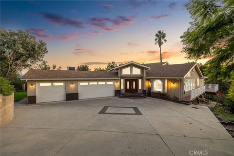Photo of 705 Beaverbrook Ln, Glendora, CA 91740 (MLS # CV25270190)