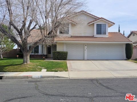 Photo of 40636 Via Verdad, Palmdale, CA 93551 (MLS # 26639617)