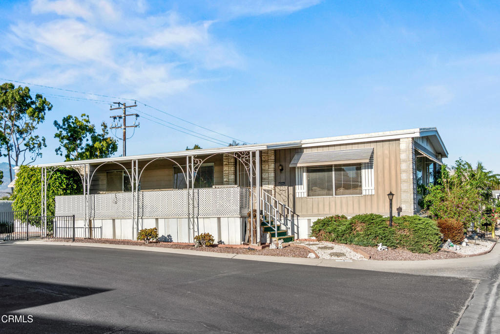 500 W Santa Maria Street 1