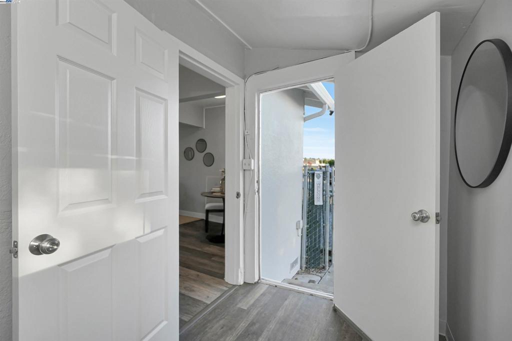 JACKSON TRIANGLE - Residential