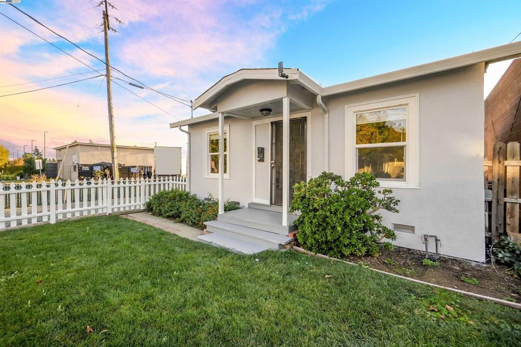 JACKSON TRIANGLE - Residential