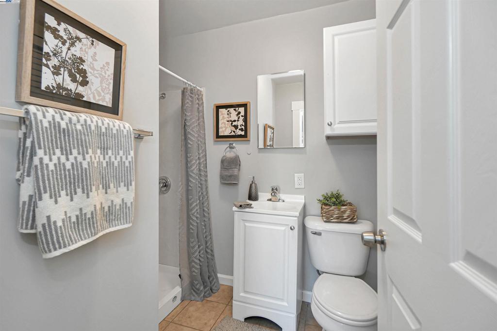 JACKSON TRIANGLE - Residential