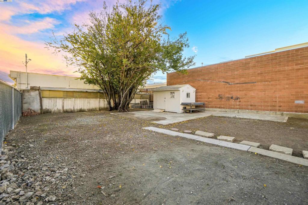 JACKSON TRIANGLE - Residential